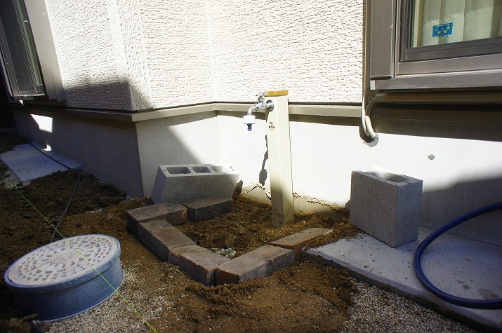 施工前の既存の樹脂製立水栓