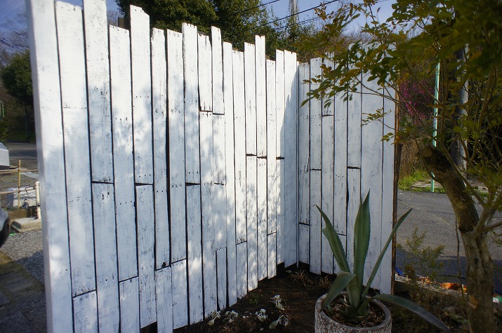 再塗装後の撮影用フェンス